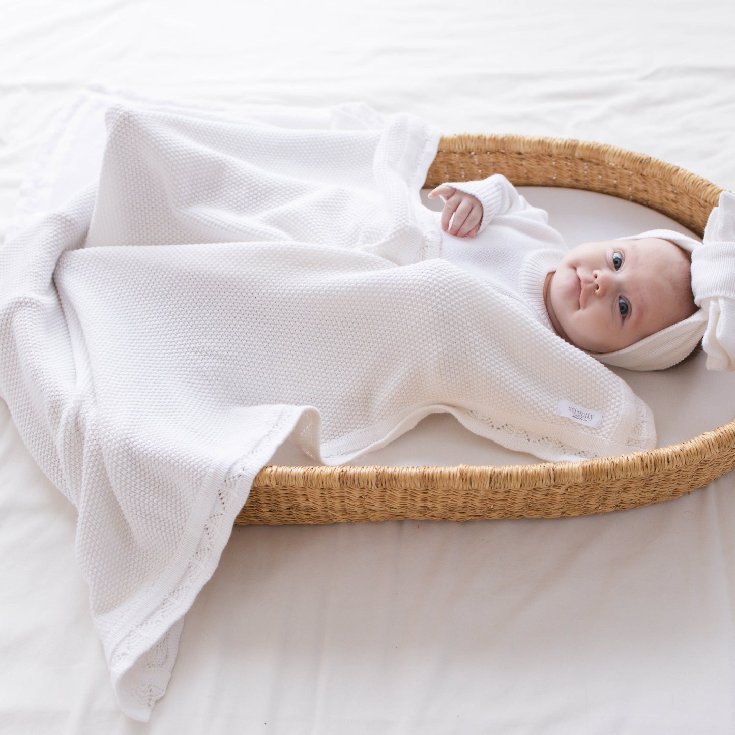 Scallop Edge Baby Blanket - Teddy