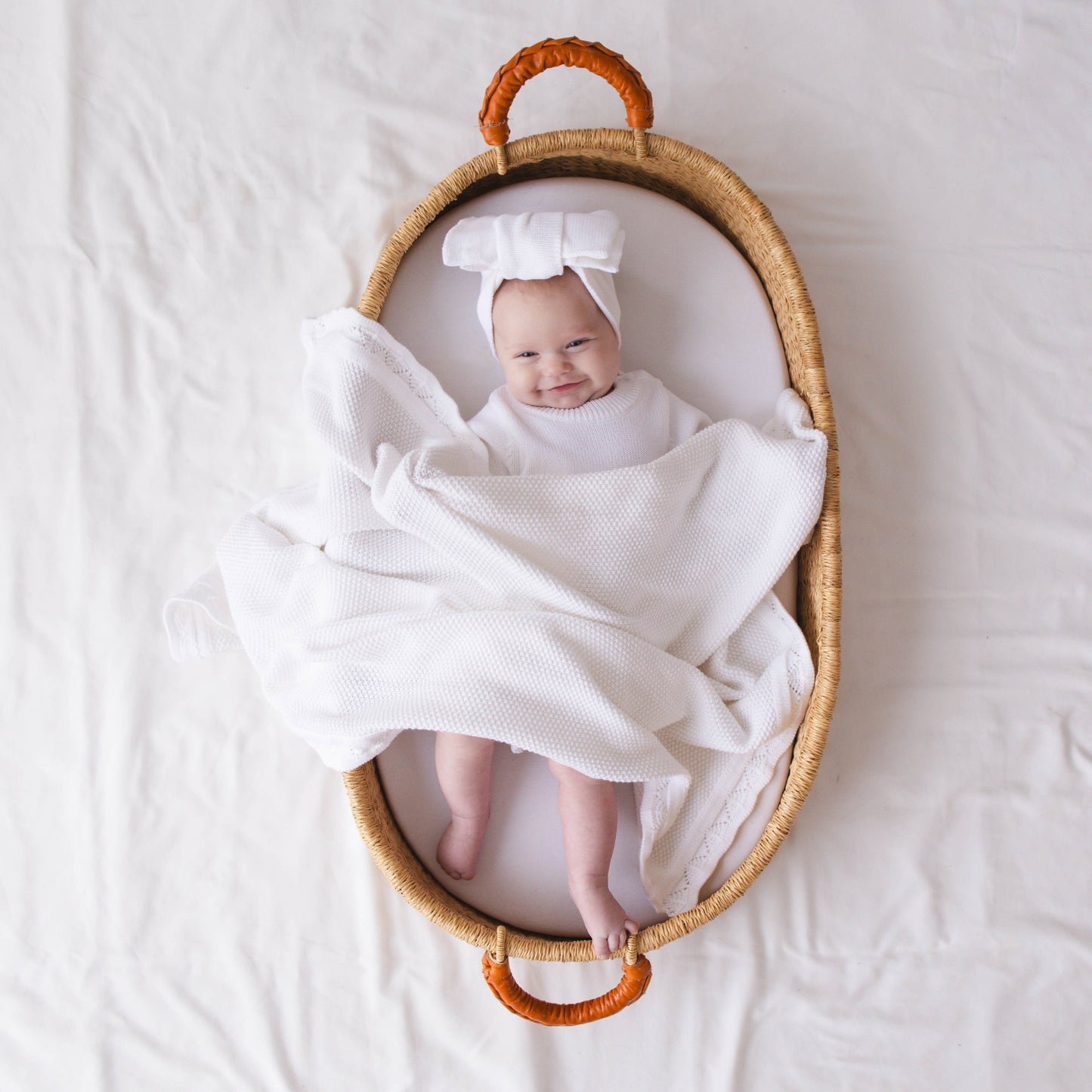 Scallop Edge Baby Blanket - White